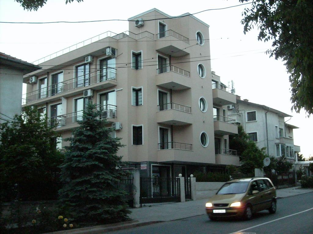 Ddenko Apartment بورغاس الغرفة الصورة